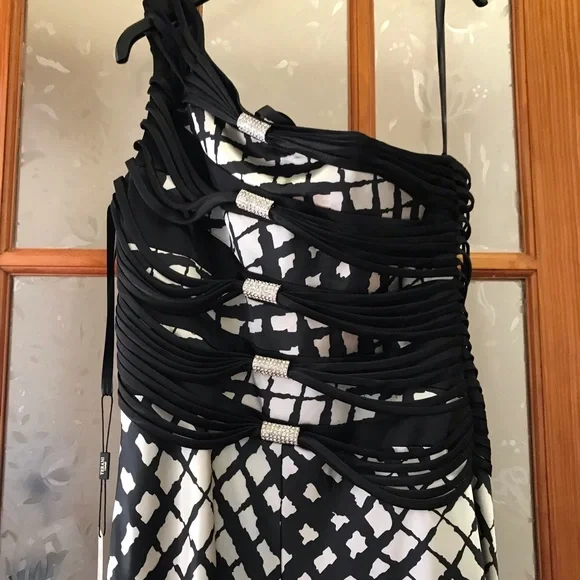 Terani Couture Evening Gown - Picture 4 of 9